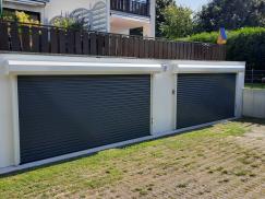 Anthrazitfarbene Aluminium-Rolltore