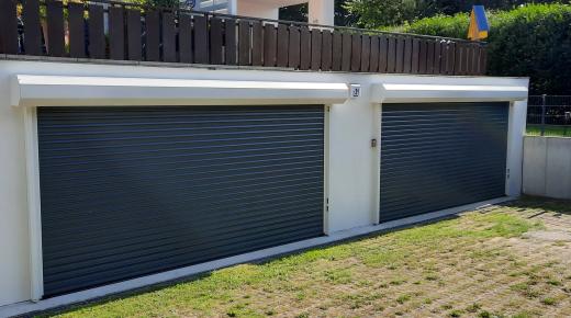 Anthrazitfarbene Aluminium-Rolltore